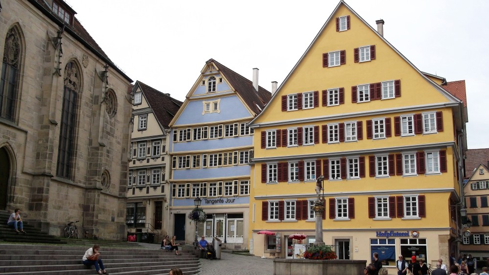 Baden-Wurttemberg-Tubinga-don-viajon-plaza-de-san-jorge-alemania