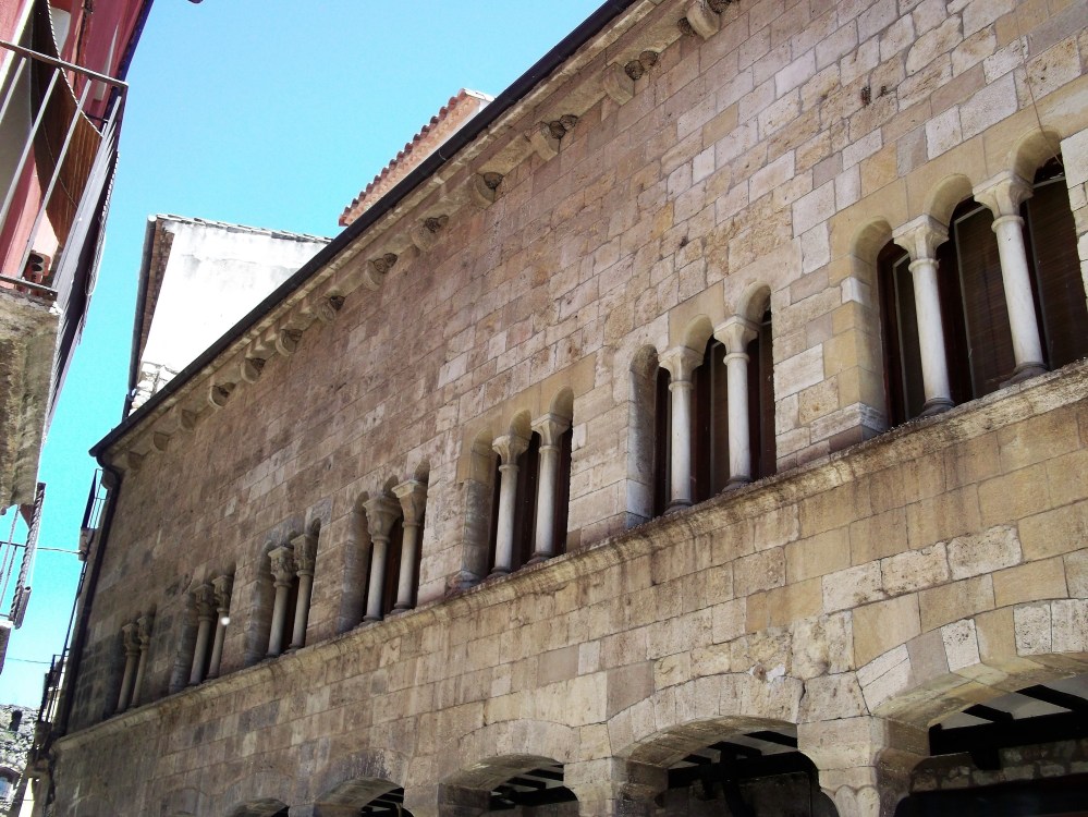 Besalu-arquitectura-medieval-don-viajon-cataluna