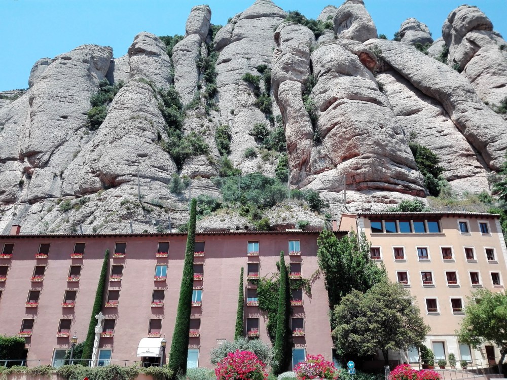 Monasterio-Montserrat-hoteles-don-viajon-catalunya-espana