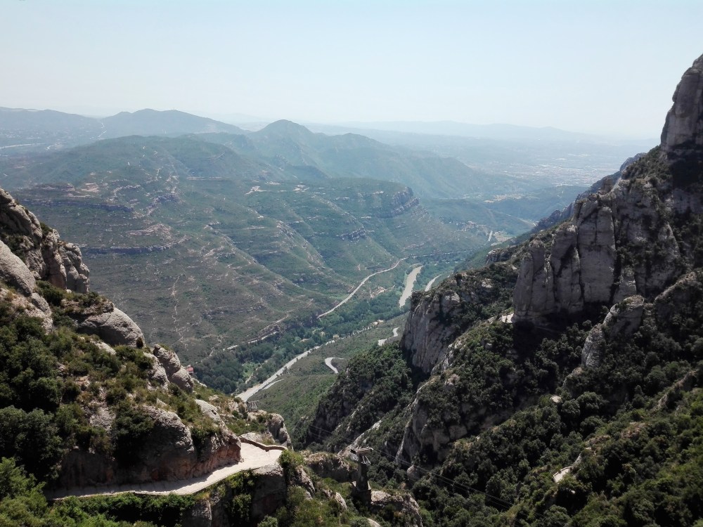 Montserrat-valle-del-Llobregat-don-viajon-espana