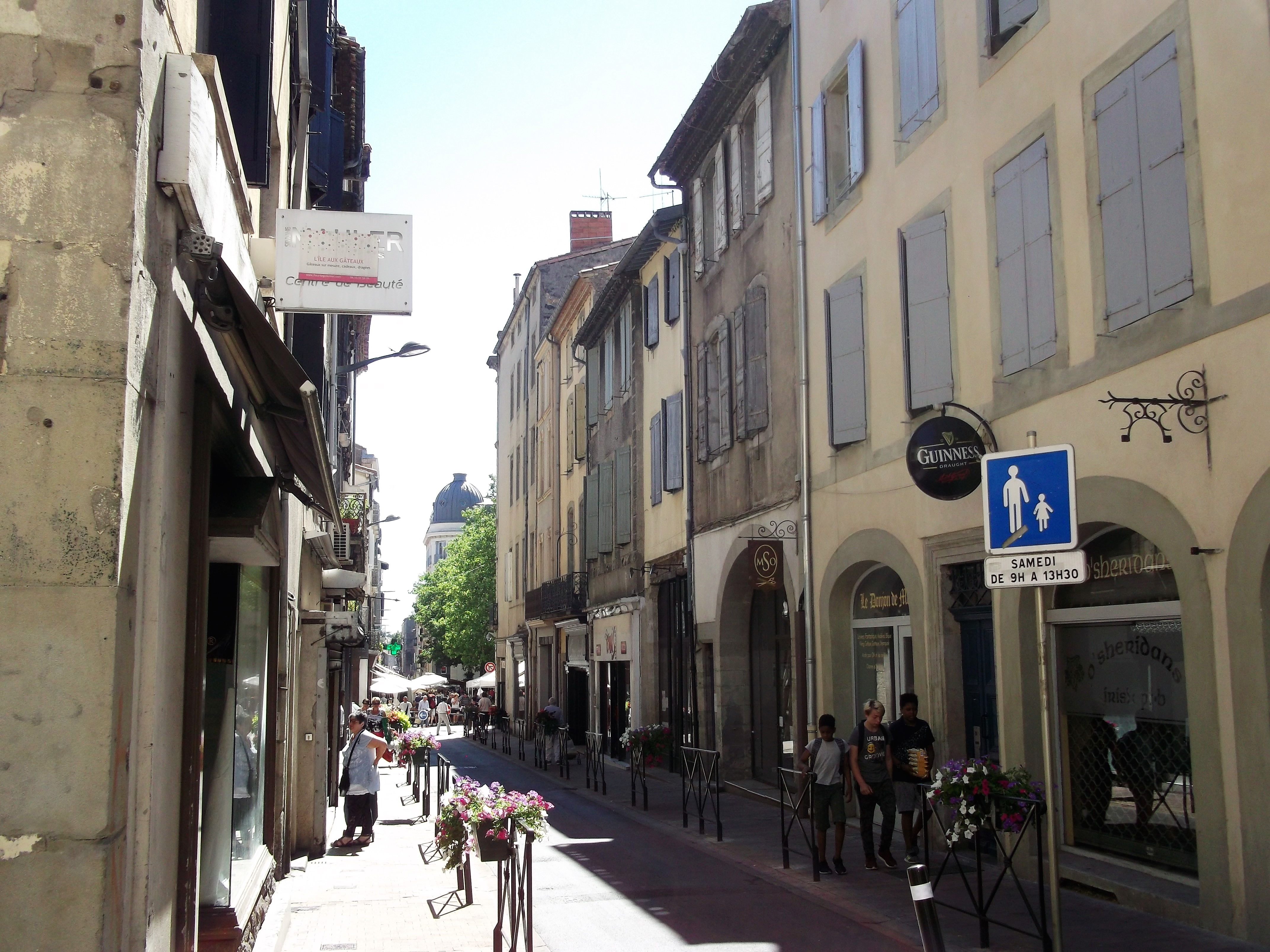 Carcasona-calles-bastida-de-san-luis-donviajon-comercio-francia