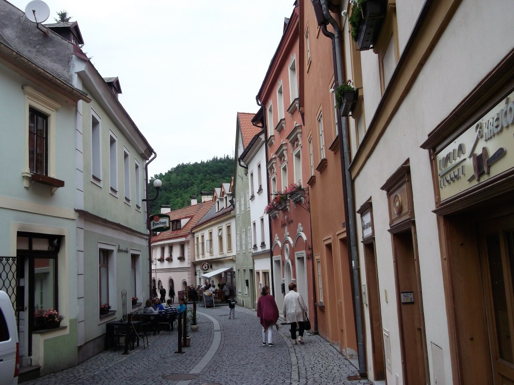 Loket-calles-empedradas-donviajon-arquitectura-republica-checa