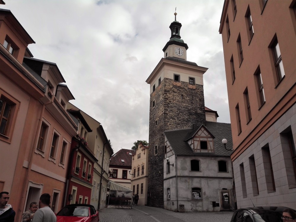 Loket-torre-negra-donviajon-murallas-medieval-chequia