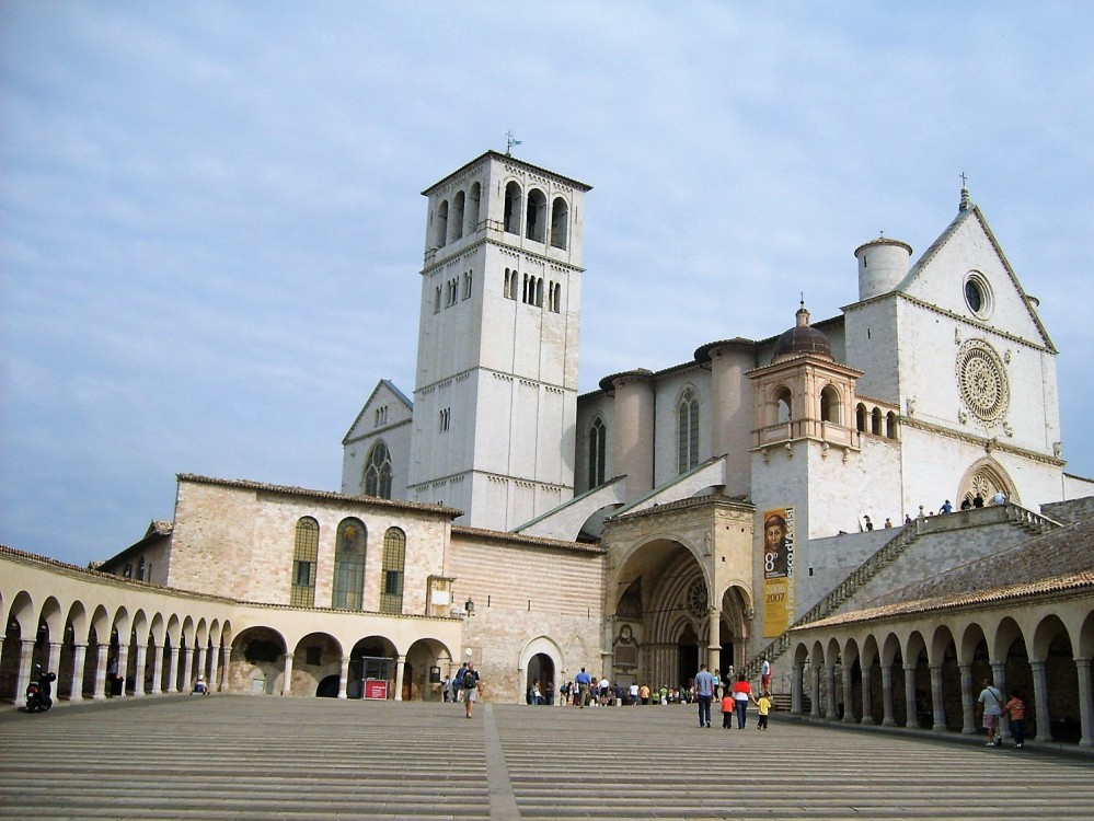Asis-basilica-de-san-francisco-de-asis-donviajon-arte-cultura-espiritualidad-franciscana-italia