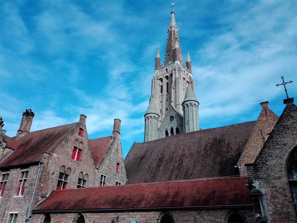 Brujas-torres-goticas-medievales-donviajon-hospital-san-juan-museos-picaso-flandes-belgica