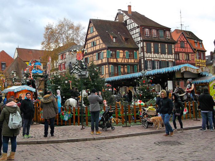 mercado-de-navidad-colma-donviajon-plaza-juana-de-arco-turismo-cultural-alsacia-francia