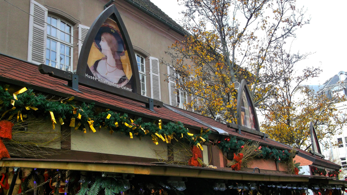 mercado-de-navidad-colmar-donviajon-plaza-de-los-dominicos-compras-regalos-de-navidad-alsacia-francia