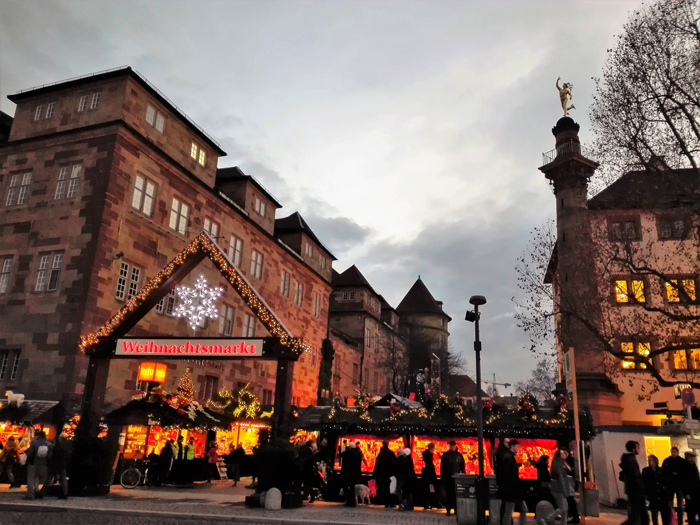 mercado-de-navidad-donviajon-stuttgart-adornos-decoraciones-compras-navidenas-turismo-cultural-alemania