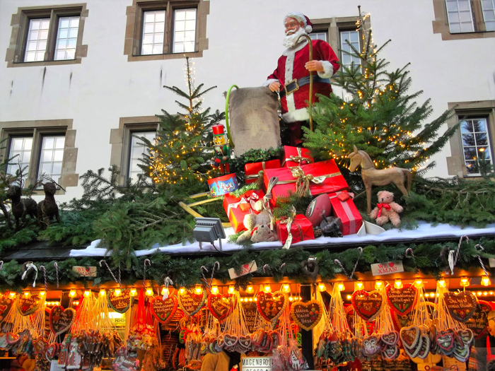 mercados-de-adviento-donviajon-Ulm-adornos-decoraciones-artesanias-compras-de-navidad-turismo-cultural-alemania