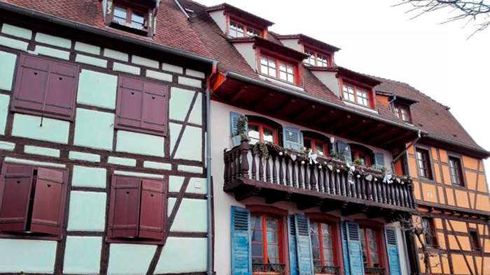 Obernai-casas-coloridas-entramado-de-madera-donviajon-arquitectura-tipica-alsacia-turismo-francia