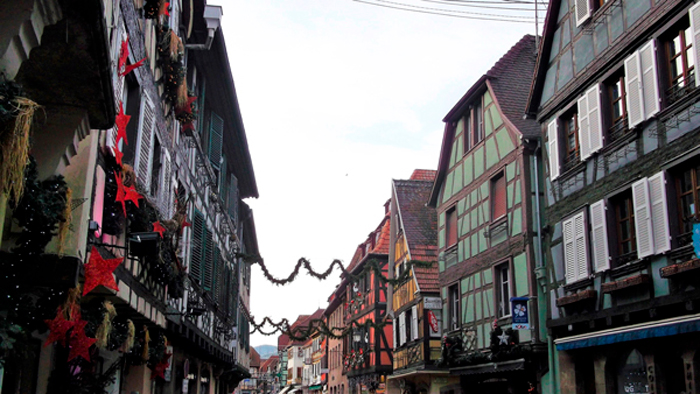 Obernai-casas-de-entramado-de-madera-coloridas-y-bonitas-donviajon-turismo-gastronomico-cultural-alsacia-francia
