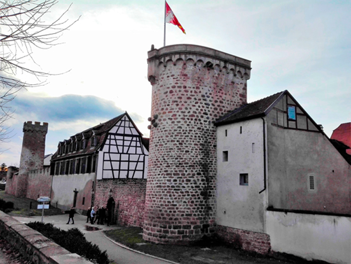 Obernai-murallas-medievales-donviajon-arte-gotico-medieval-turismo-cultural-historico-alsacia-francia