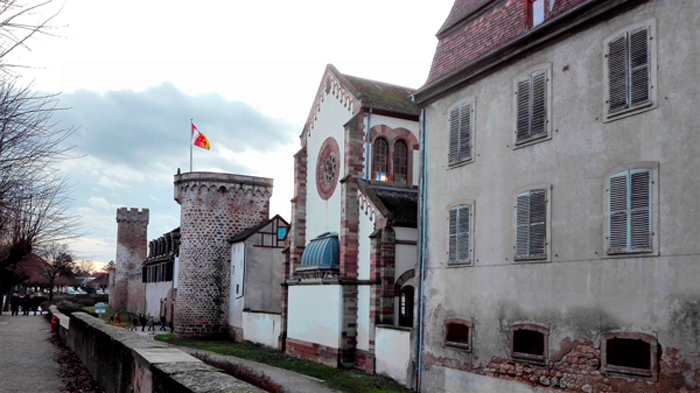 Obernai-murallas-medievales-sinagoga-donviajon-estilo-gotico-renacentista-alsacia-turismo-francia