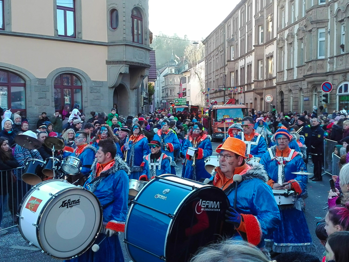 Dillweißenstein-bandas-de-musica-de-carnaval-donviajon-turismo-cultural-tradiciones-alegria-fiesta-Pforzheim-Alemania