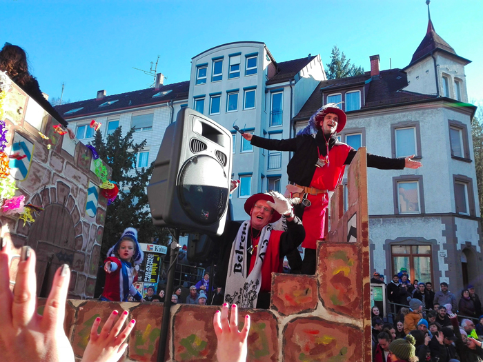 Dillweißenstein-carnaval-de-invierno-donviajon-turismo-cultural-tradiciones-alegres-Pforzheim-Alemania