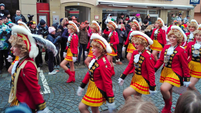 Weil-der-Stadt-donviajon-aha-ballet-comparsas-de-danzas-carnaval-fasnet-turismo-baden-wurttemberg-alemania