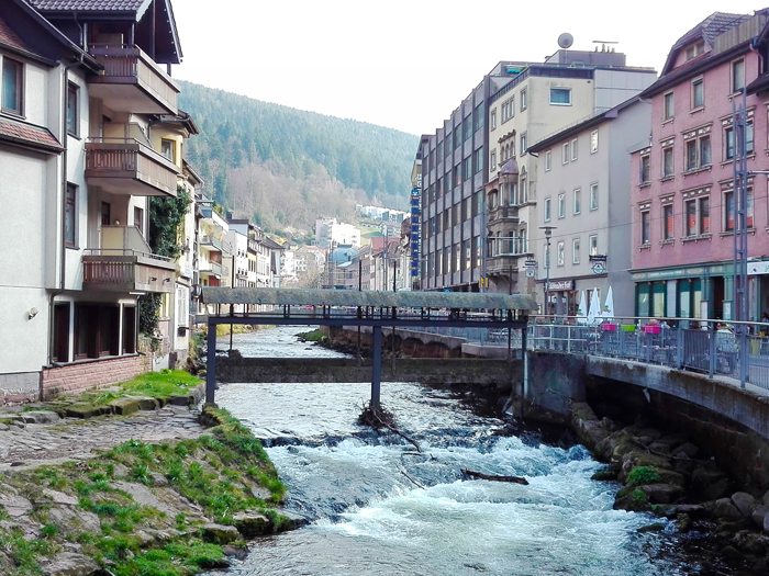 BadWildbad-donviajon-valle-del-rio-Enz-turismo-saludable-naturaleza-Selva-Negra-Alemania