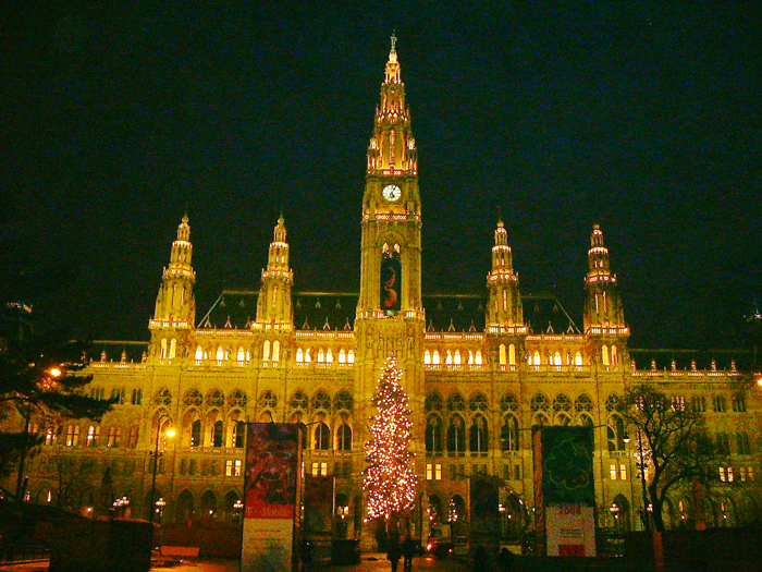 Viena-ayuntamiento-municipal-donviajon-turismo-cultural-arte-gotico-Viena-Austria