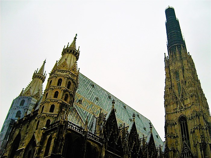 Viena-catedral-de-San-Esteban-donviajon-arte-gotico-barroco-turismo-cultural-religioso-aventura-Viena-Austria