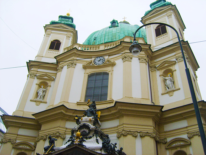 Viena-Iglesia-de-San-Pedro-Peterskirche-donviajon-arte-barroco-murales-turismo-cultural-religioso-Viena-Austria