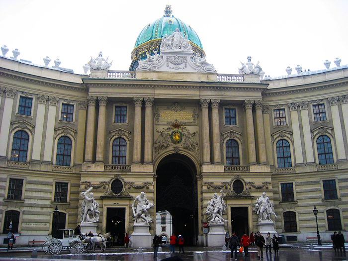 Viena-Palacio-Imperial-Hofburg-donviajon-arte-clasico-barroco-turismo-cultural-Viena-Austria