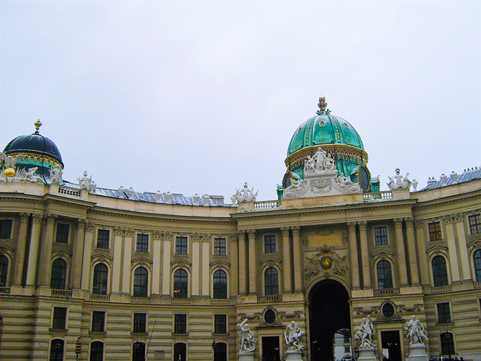 Viena-Palacio-Imperial-Hofburg-hogar-de-Sisi-donviajon-arte-barroco-turismo-cultural-danubio-Austria