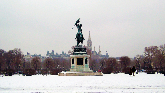 Viena-plaza-de-los-heroes-donviajon-turismo-de-invierno-cultura-aventura-paseo-en-caleza-Viena-Austria