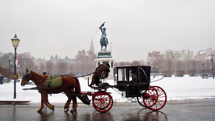 Viena-plaza-de-los-heroes-Heldenplatz-donviajon-turismo-en-caleza-Viena-Austria