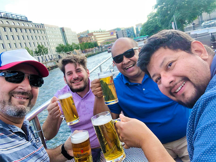 Celebracion-blogger-recognition-award-donviajon-viajando-con-pasion-Liebster-award-turismo-Berlin-Alemania