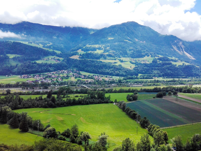 El-castillo-de-Tratzberg-macizo-del-Karwendel-don-viajon-turismo-cultural-naturaleza-Jenbach-Tirol-Austria