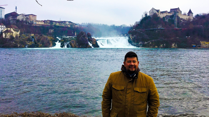 Rheinfall-don-viajon-turismo-aventura-naturaleza-cataratas-del-rin-Neuhausen-suiza