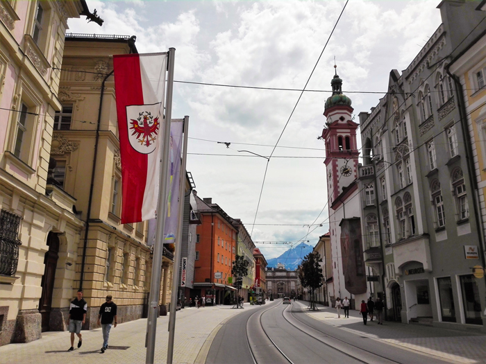 Innsbruck-calle-Maria-Teresa-don-viajon-centro-historico-turismo-Tirol-Austria