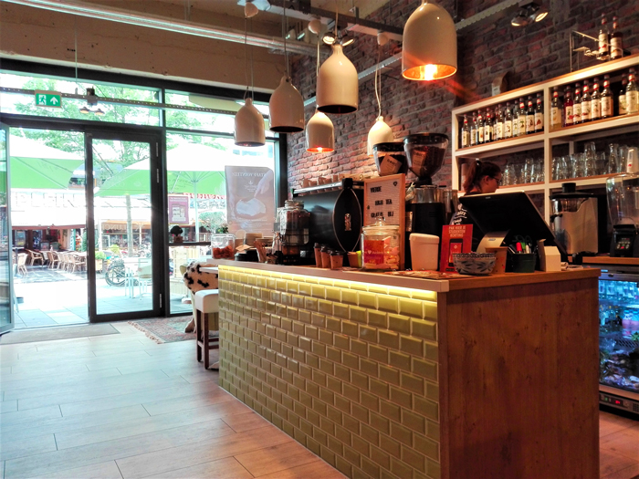 Barista-Cafe-don-viajon-turismo-gastronomico-urbano-Roterdam-Holanda