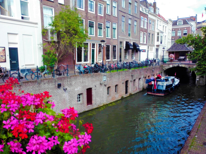 Canales-de-Utrecht-don-viajon-turismo-sostenible-aventura-paseo-en-barco-Holanda