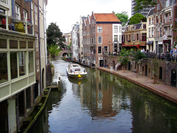 Canales-de-Utrecht-don-viajon-turismo-urbano-paseo-en-bote-Holanda
