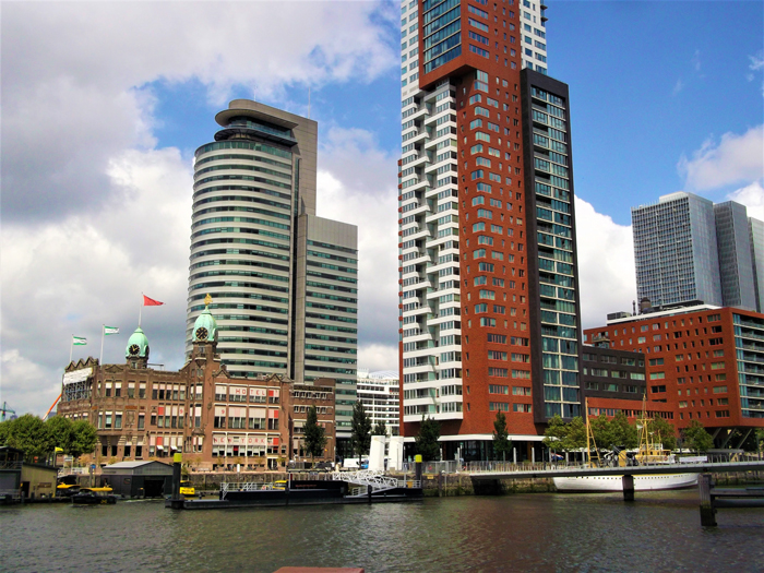 Kop-van-zuid-don-viajon-centro-financiero-turismo-urbano-Roterdam-Paises-Bajos