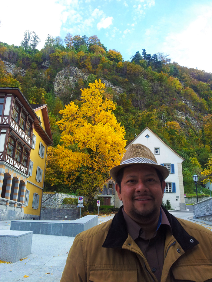 Vaduz-don-viajon-turismo-aventura-urbano-naturaleza-otono-en-los-Alpes-Liechtenstein