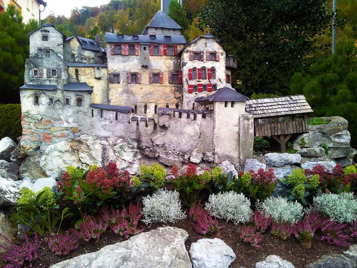 Vaduz-maqueta-medieval-don-viajon-turismo-urbano-cultural-gastronomia-Alpes-Liechtenstein